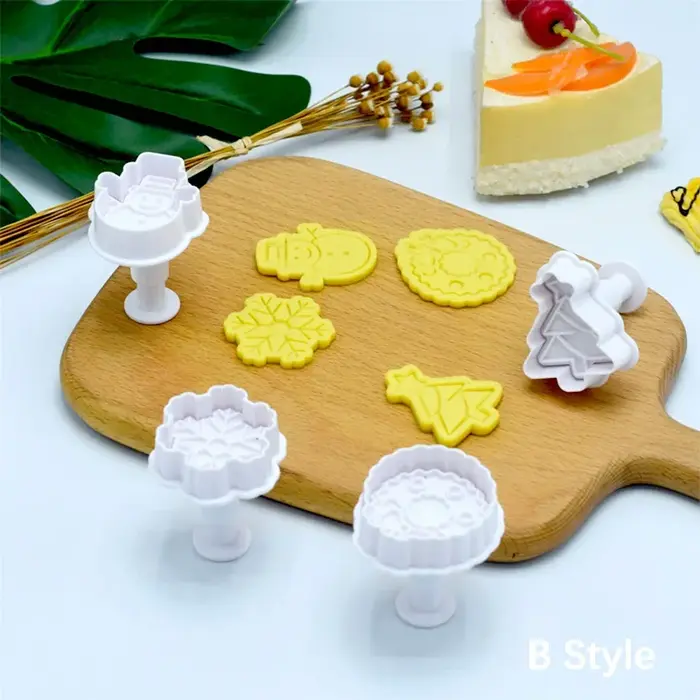 Emporte-pièce avec poussoir pour décoration de Noël