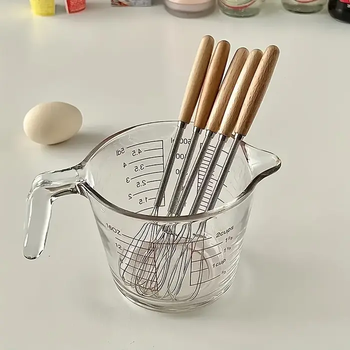 Fouet avec manche en bois massif