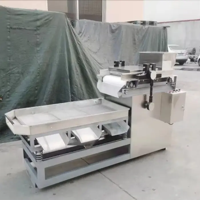 Machine à découper les noix en dés