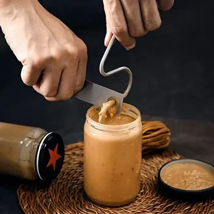 Mélangeur de beurre de cacahuètes avec spatule