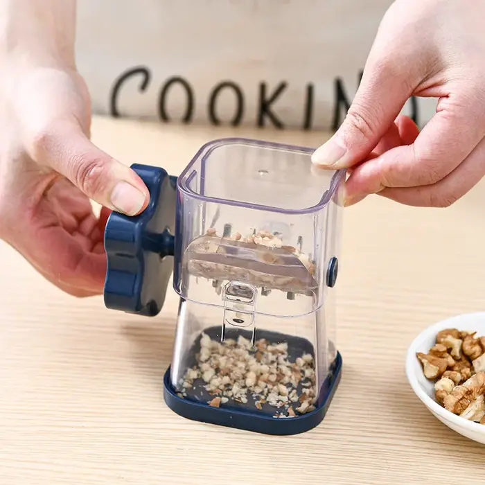 Broyeur manuel de noix et de fruits secs pour la cuisine