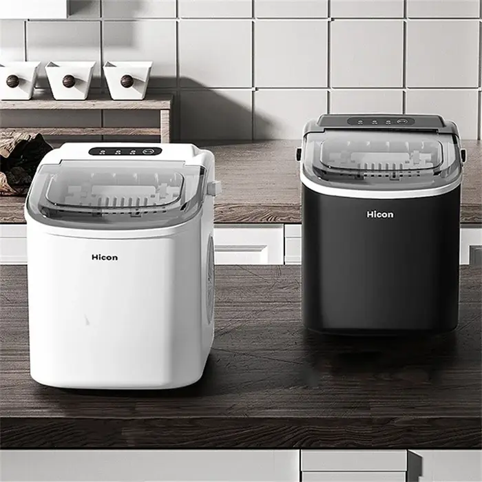 Machine à glaçons électrique avec poignée