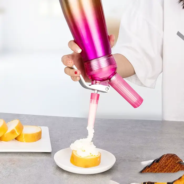 Distributeur de crème fouettée