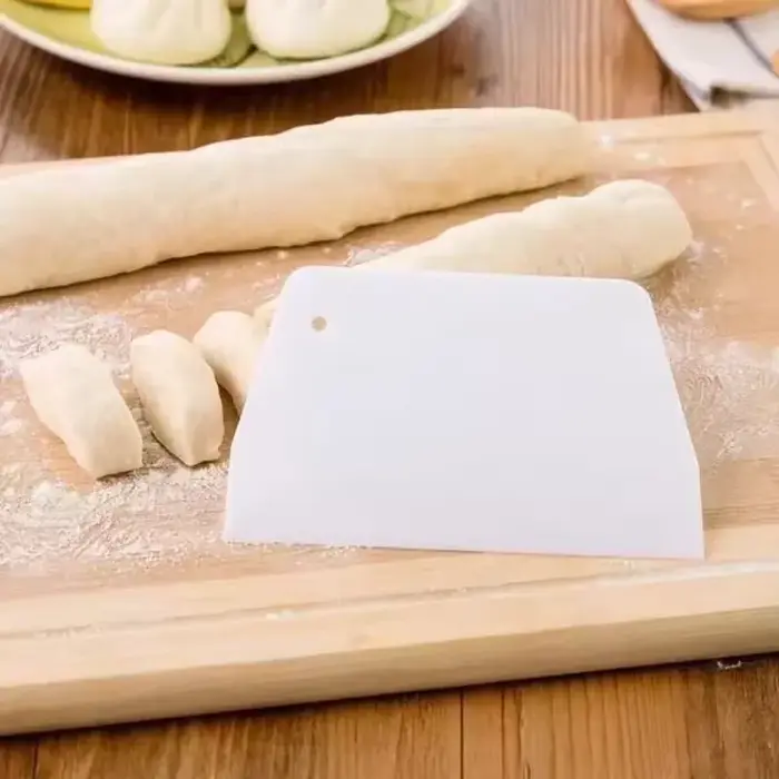 Coupe-pâte multifonctionnel et racloir à bol pour pâte à pain