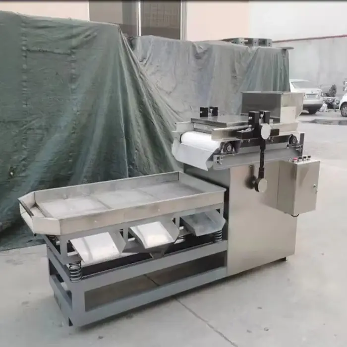 Machine à découper les noix en dés