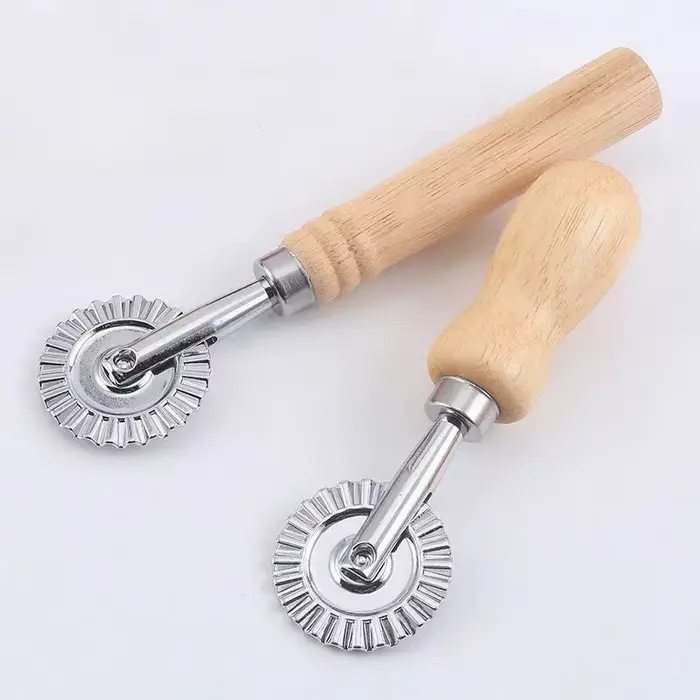 Rouleau à pâte, roulette à découper